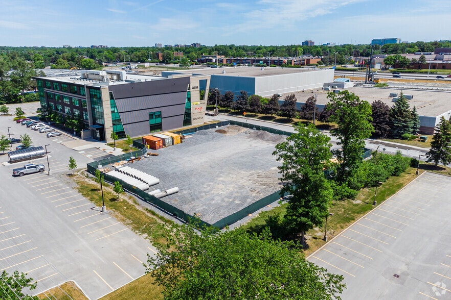 2611 Queensview Dr, Ottawa, ON for lease - Primary Photo - Image 1 of 1