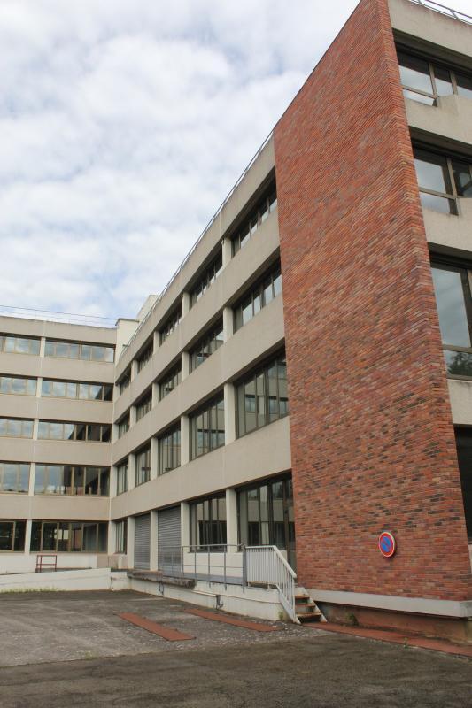 Bureau dans Montigny-le-Bretonneux à louer Photo du bâtiment- Image 1 de 6
