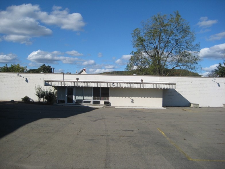 314-328 Park Ave, Corning, NY for lease - Primary Photo - Image 3 of 6