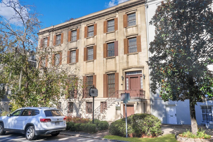 120 W Liberty St, Savannah, GA for lease - Building Photo - Image 1 of 25