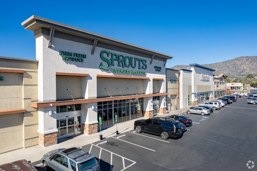 655 S Grand Ave, Glendora, CA for lease - Building Photo - Image 2 of 11