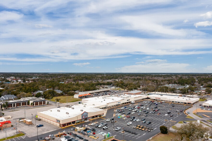 3000 Arendell St, Morehead City, NC for lease - Building Photo - Image 1 of 5