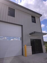 171 Kestrel Dr, Spring Branch, TX for lease Interior Photo- Image 2 of 7