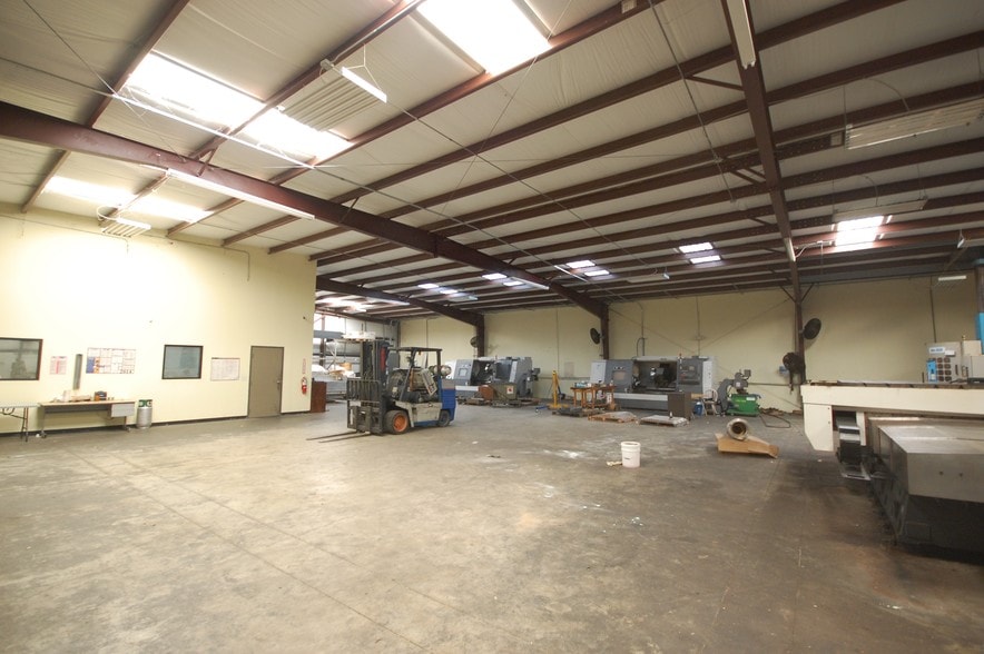 7211 Spindle Dr, Houston, TX for sale - Building Photo - Image 3 of 6