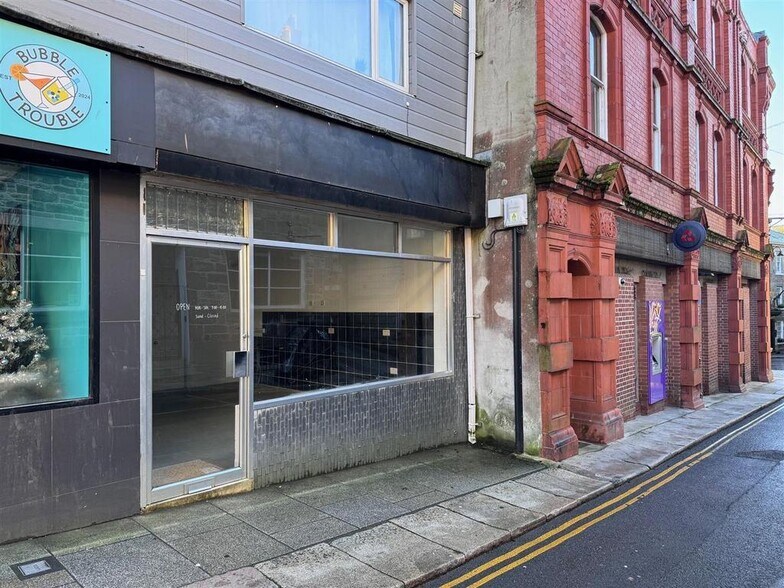 8-8A High Cross St, St Austell à vendre - Photo du bâtiment - Image 3 de 10