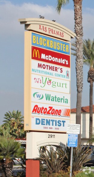 2901-2931 E Florence Ave, Huntington Park, CA à louer - Photo du bâtiment - Image 2 de 7