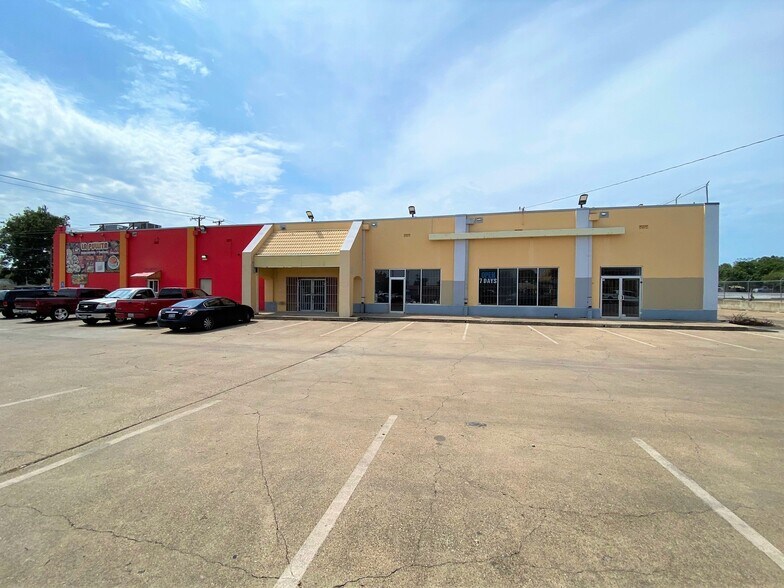1602 NW 25th St, Fort Worth, TX à louer - Photo du bâtiment - Image 2 de 4