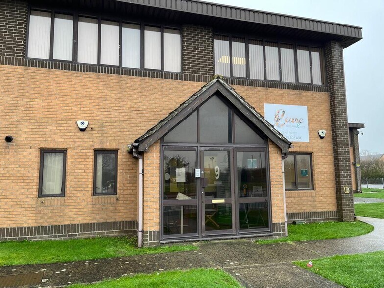 Stephenson Rd W, Clacton On Sea à louer - Photo du bâtiment - Image 2 de 9