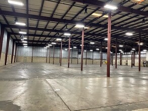 2200 N New York Ave, Evansville, IN à louer Photo du bâtiment- Image 2 de 3