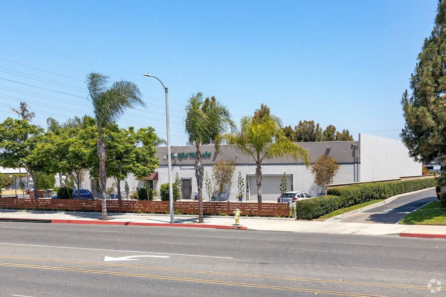 8351 Katella Ave, Stanton, CA for sale - Building Photo - Image 3 of 24