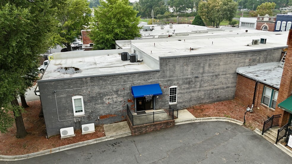 214 Main St, Fort Mill, SC for lease - Building Photo - Image 2 of 10