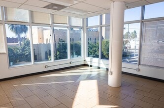 221 E 12th St, Los Angeles, CA for lease Interior Photo- Image 1 of 1