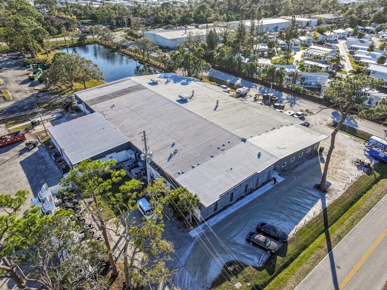 1816 57th St, Sarasota, FL à vendre - Photo du bâtiment - Image 2 de 59