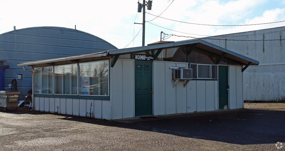 2450 OR-99 Hwy, Eugene, OR à vendre - Photo du bâtiment - Image 2 de 3