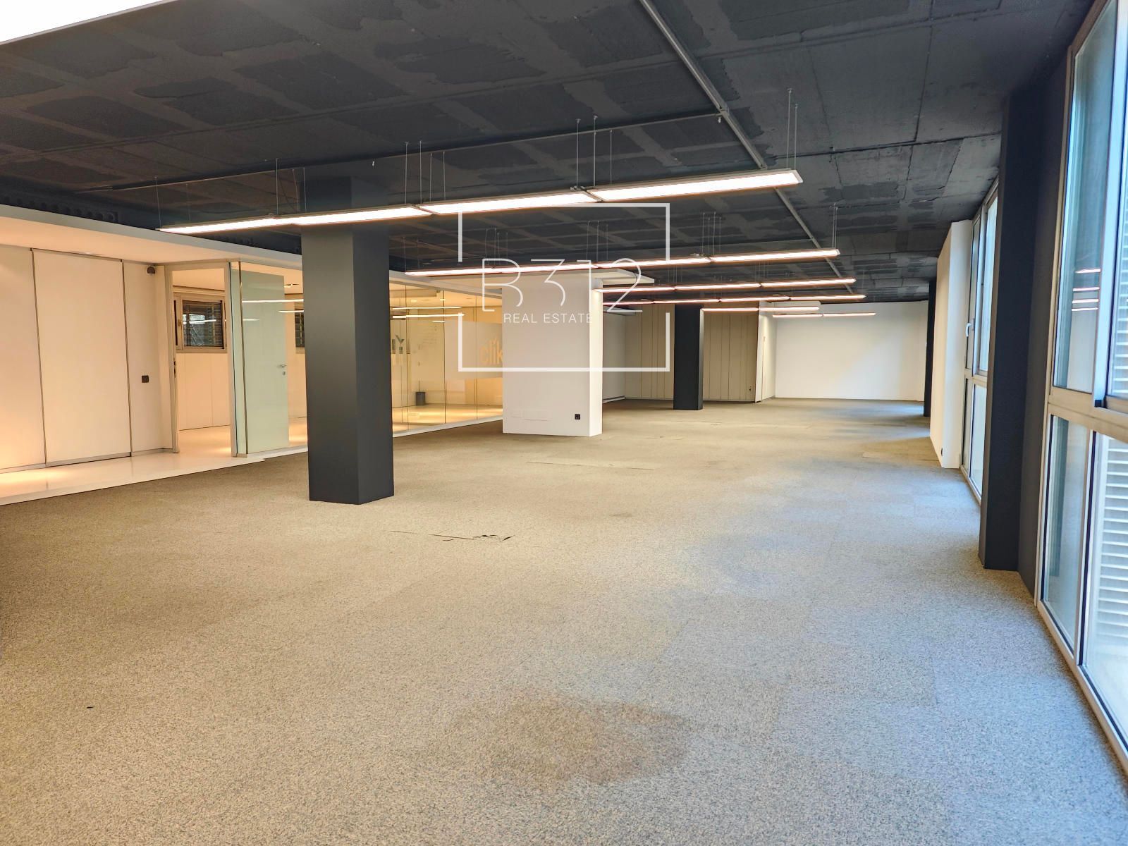Office in Barcelona, Barcelona for lease Interior Photo- Image 1 of 17