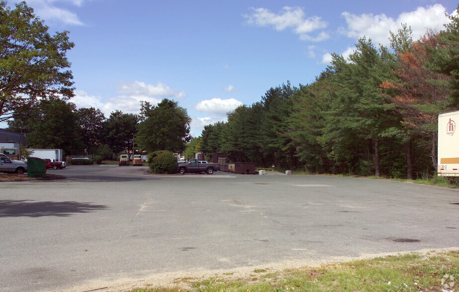 31 Suffolk Rd, Mansfield, MA à louer - Photo du bâtiment - Image 2 de 8