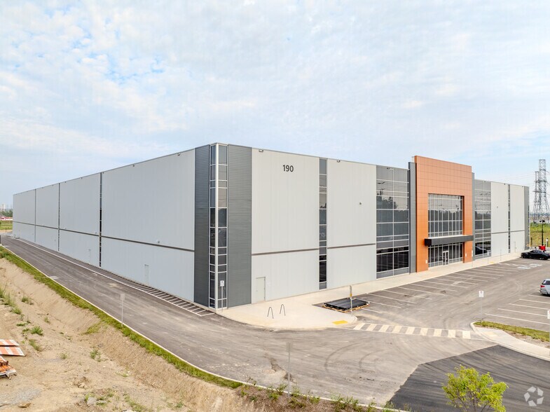 190 Glover Rd, Hamilton, ON à louer - Photo principale - Image 1 de 12