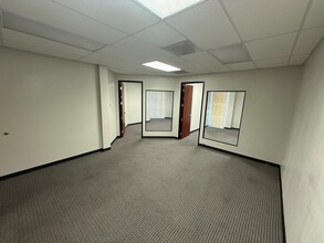 4775 S Durango Dr, Las Vegas, NV à louer Photo intérieure- Image 2 de 6