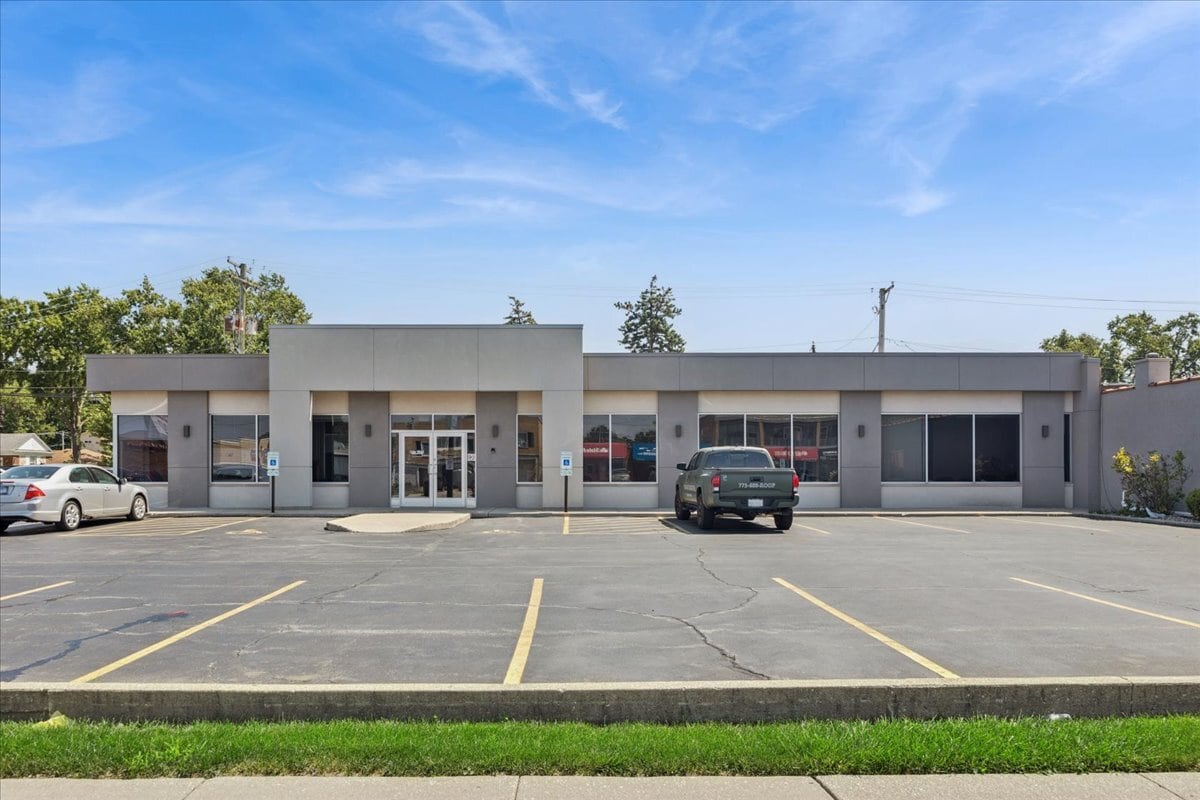 10439 W Cermak Rd, Westchester, IL à vendre Photo du bâtiment- Image 1 de 23