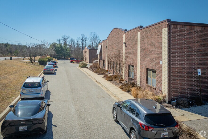 1514 Jabez Run, Millersville, MD à vendre - Photo du bâtiment - Image 3 de 10