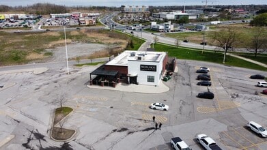 7555 Montrose Rd, Niagara Falls, ON à louer Photo intérieure- Image 2 de 3