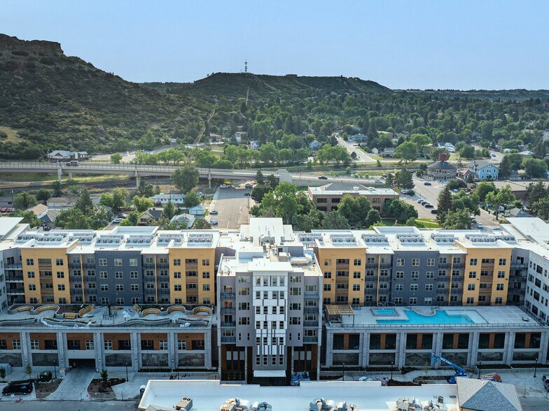 610 Jerry St, Castle Rock, CO à louer - Photo du bâtiment - Image 3 de 8