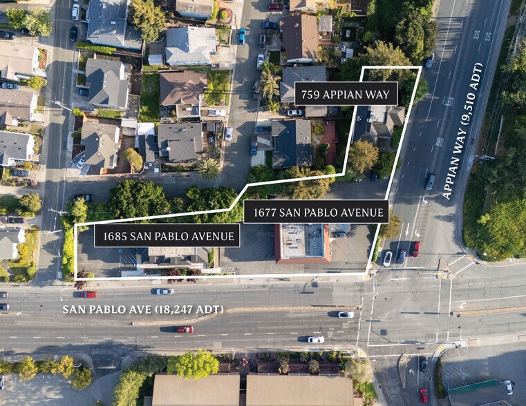 Three-Building Pinole Investment portefeuille de 3 propriétés à vendre sur LoopNet.ca - Photo du bâtiment - Image 2 de 5