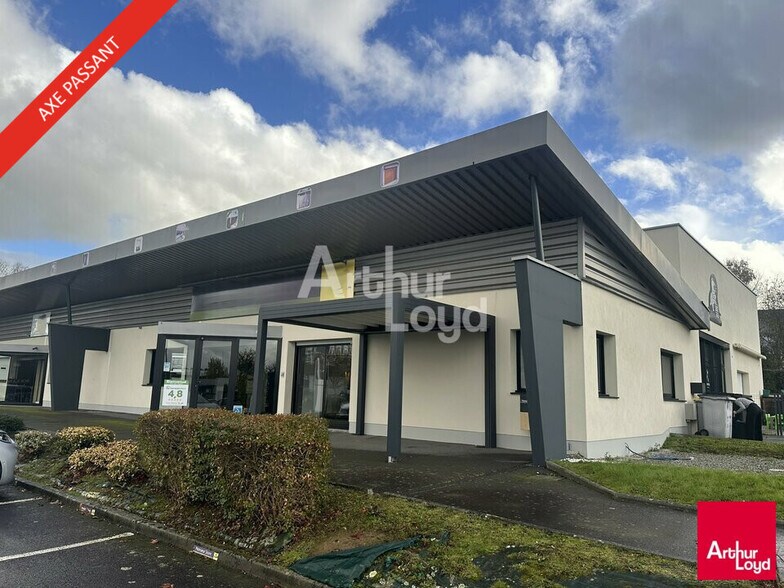 Retail in Cesson-Sévigné for lease - Building Photo - Image 1 of 4