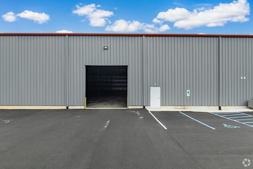 100 Foundation Dr, Campbellsville, KY à louer - Photo du bâtiment - Image 3 de 6