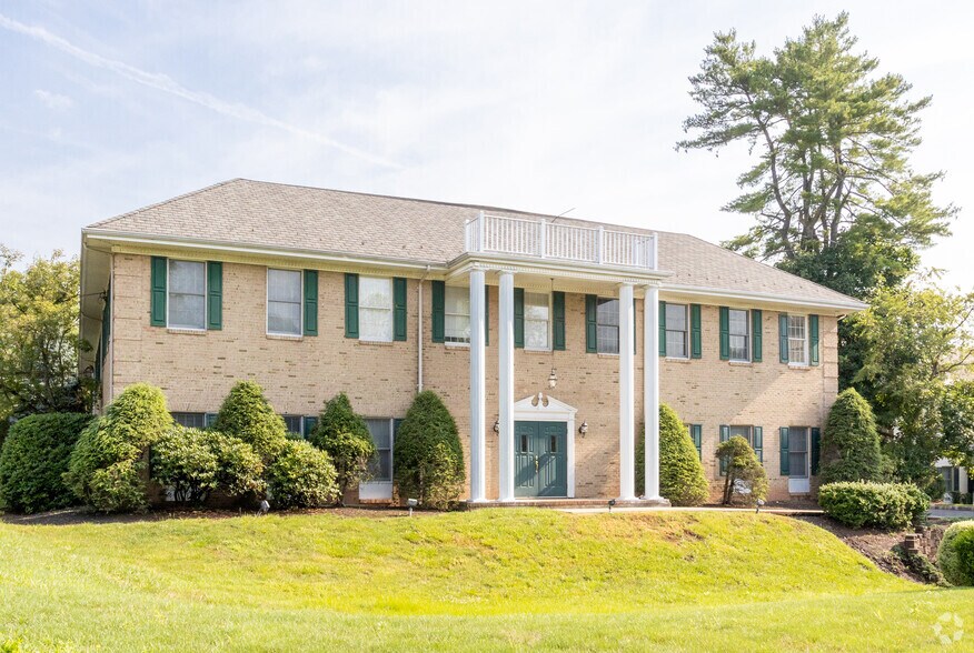 786 Mountain Blvd, Watchung, NJ à louer - Photo du bâtiment - Image 3 de 5