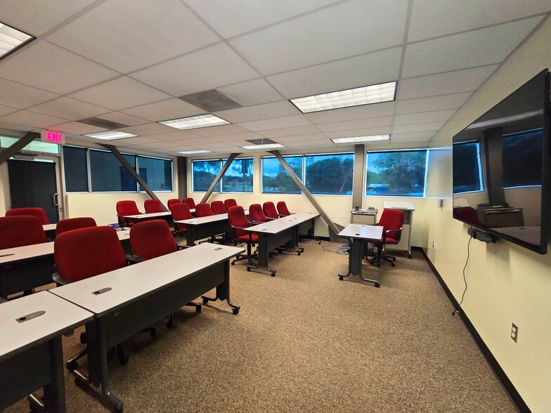 3670 W Temple Ave, Pomona, CA à louer - Photo intérieure - Image 3 de 23