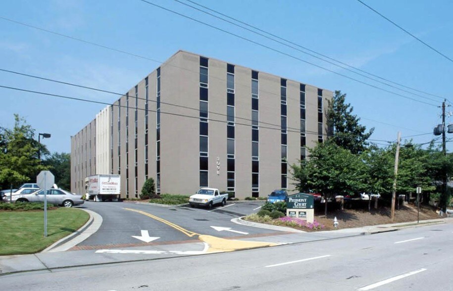 3098 Piedmont Rd Ne, Atlanta, GA à louer - Photo du bâtiment - Image 2 de 5