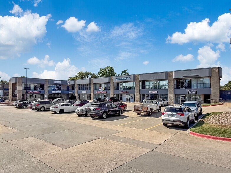 4214 Fleur Dr, Des Moines, IA à louer - Photo du bâtiment - Image 1 de 1