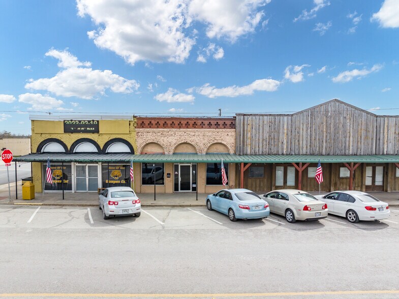 103 W Main St, Itasca, TX à louer - Photo du bâtiment - Image 2 de 39