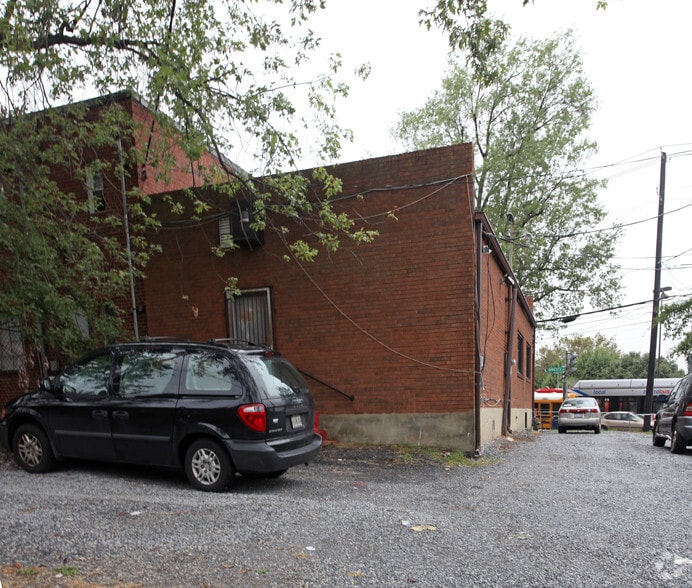 4121 Minnesota Ave NE, Washington, DC à vendre - Photo du bâtiment - Image 3 de 26