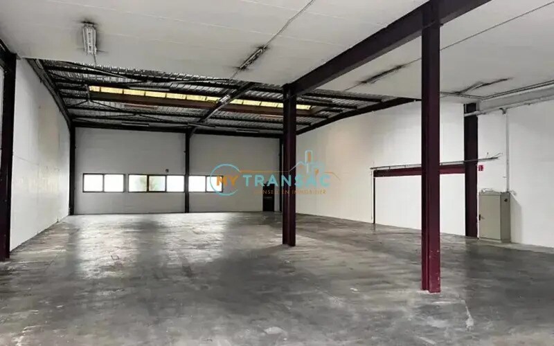 Flex dans Le Blanc-Mesnil à louer - Photo du bâtiment - Image 2 de 6