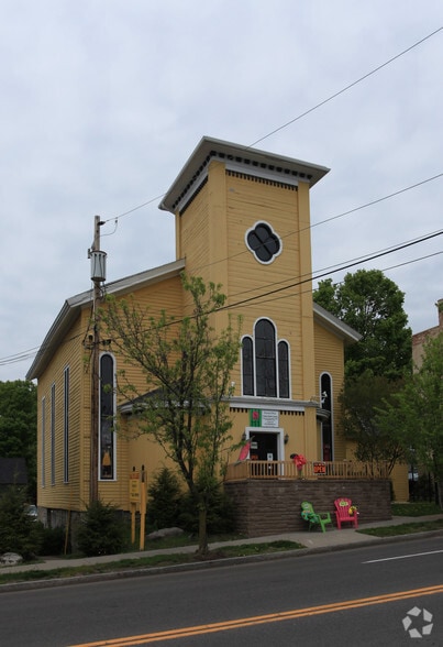 315 E Seneca St, Manlius, NY for sale - Primary Photo - Image 1 of 51
