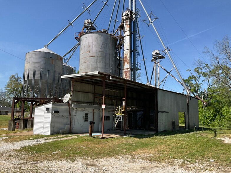 206 Prentiss St, Baldwyn, MS for sale - Building Photo - Image 2 of 4
