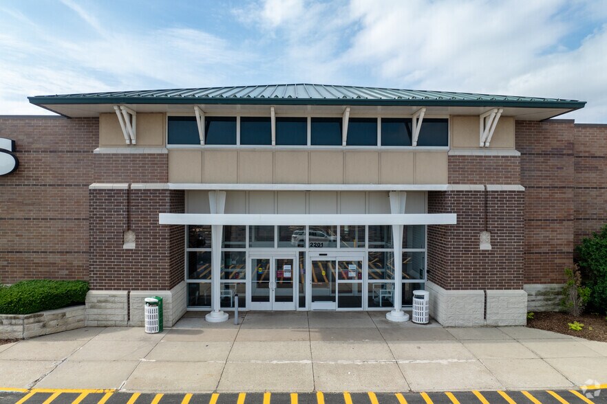 2201 Willow Rd, Glenview, IL for sale - Building Photo - Image 3 of 5