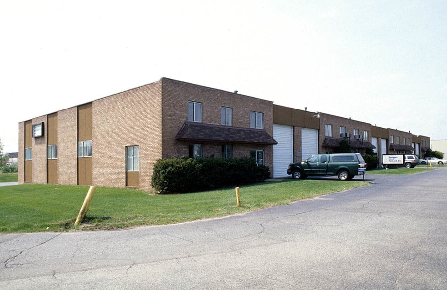 2050-2100 Winner St, Commerce Township, MI for lease - Building Photo - Image 2 of 5