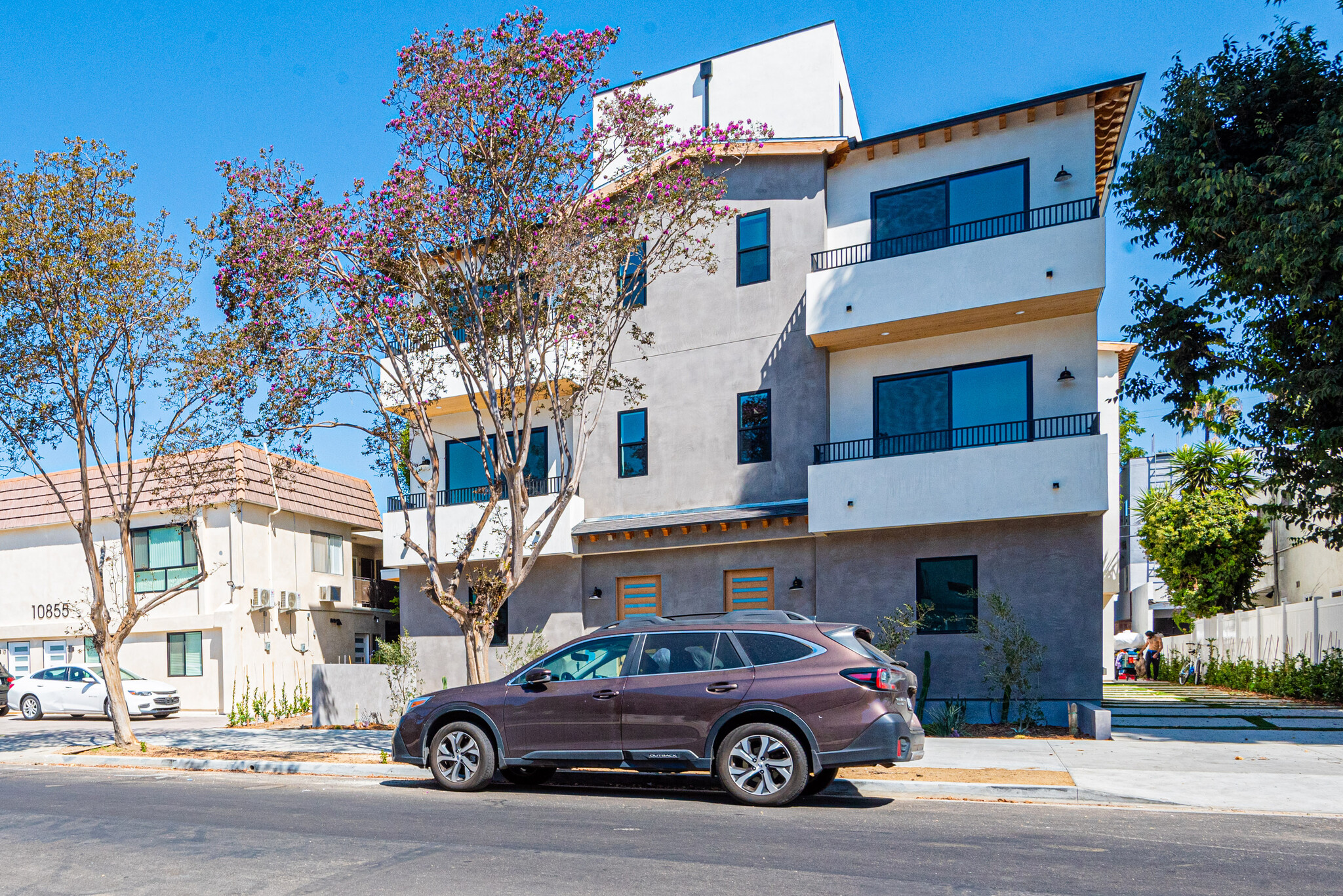 10847 Morrison St, North Hollywood, CA à vendre Photo du bâtiment- Image 1 de 80