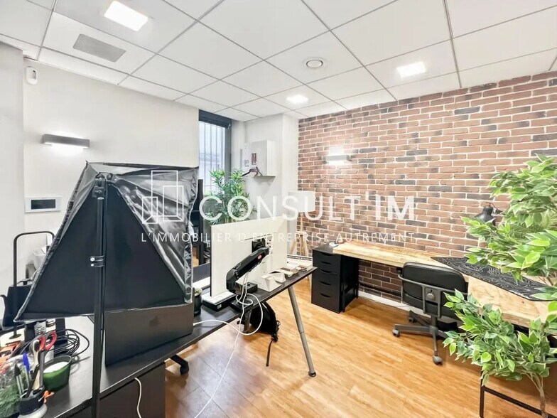 Bureau dans Paris à vendre - Photo du bâtiment - Image 2 de 9