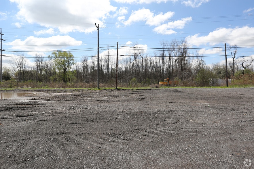 4757 Genesee St, Cheektowaga, NY for lease - Primary Photo - Image 2 of 2