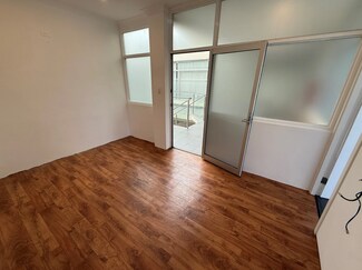 Plus de détails pour 754-760 Old Princes Highway, Sutherland - Bureau à louer