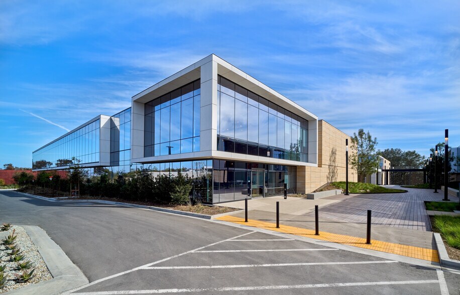 10955 Alexandria Way, La Jolla, CA for lease - Building Photo - Image 1 of 7