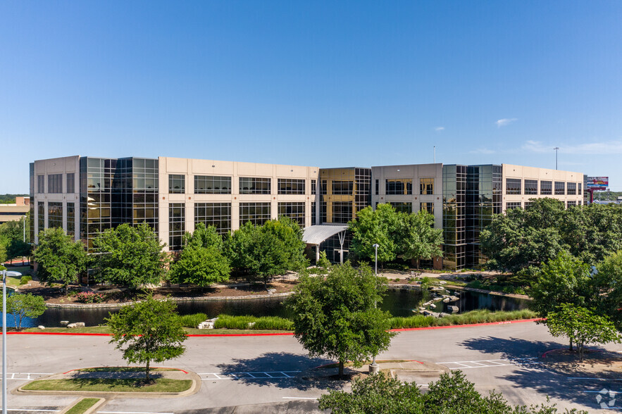 13785 Research Blvd, Austin, TX à louer - Photo du bâtiment - Image 3 de 5