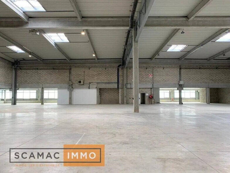 Industriel dans LIEUSAINT à louer - Photo du bâtiment - Image 3 de 7