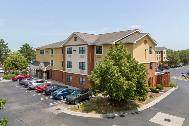 More details for 1180 Doris Rd, Auburn Hills, MI - Hospitality for Sale