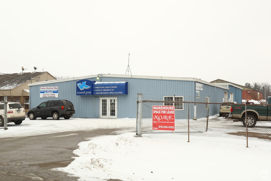 3031 W Thompson Rd, Fenton, MI for lease - Primary Photo - Image 2 of 5