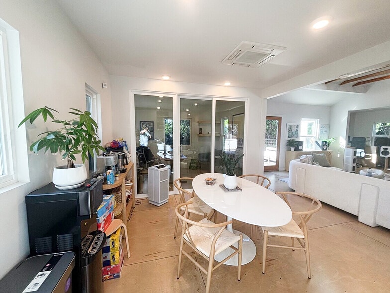 3360 S Robertson Blvd, Los Angeles, CA for lease - Building Photo - Image 3 of 9